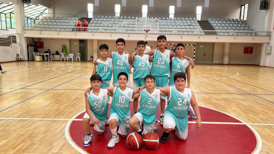 Küçük Erkekler Basketbol Takımımız İlçe 3.